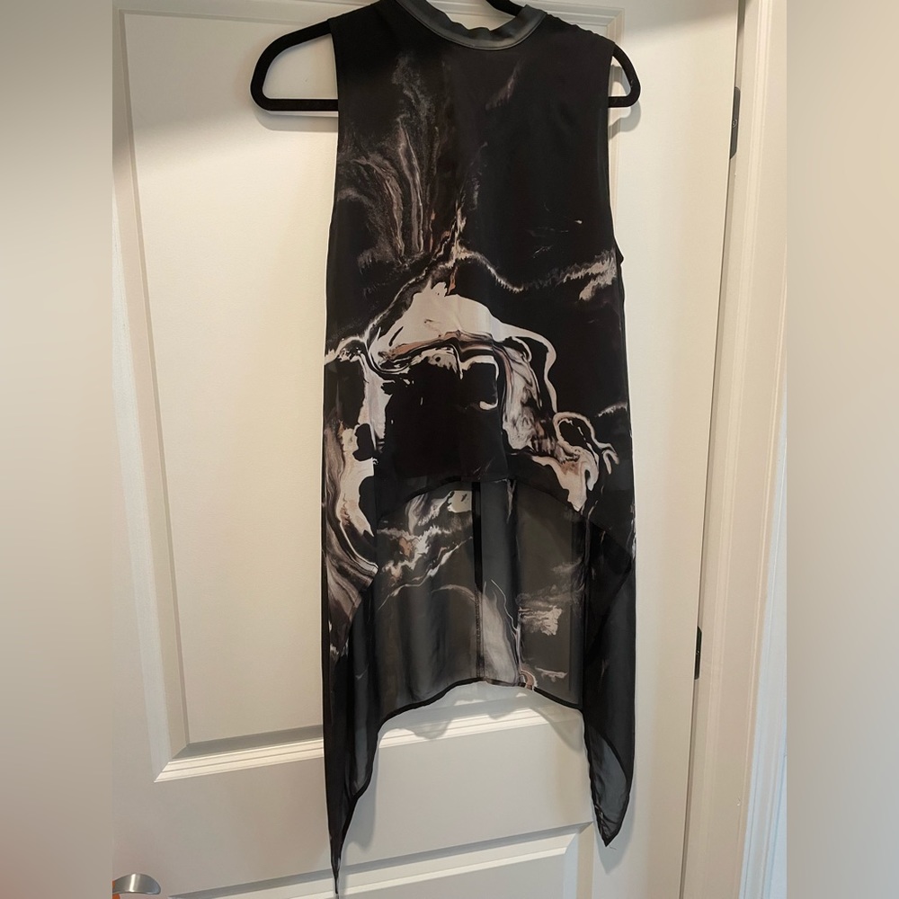 H&M Layered Hi-Low Marble Effect Crop